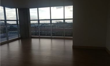 Se alquila Oficina en  Palogrande