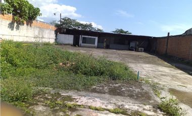 LOTE EN VENTA, VILLAVICENCIO SOBRE VIA PRINCIPAL