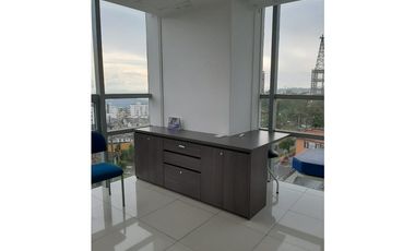 Se Alquila local en la Av Santander Manizales