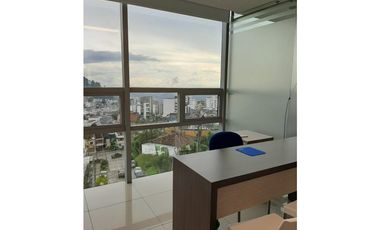 Se Alquila local en la Av Santander Manizales