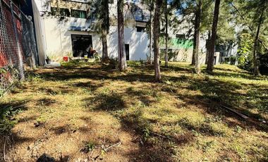 Casa en venta con acceso a amplia área verde en Monte Novo