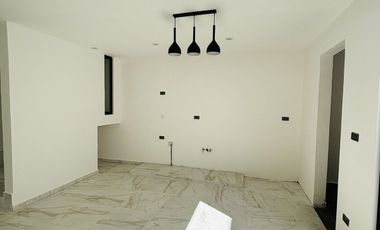 Casa en venta con acceso a amplia área verde en Monte Novo