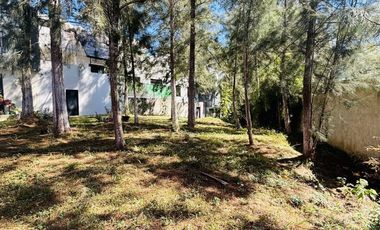 Casa en venta con acceso a amplia área verde en Monte Novo