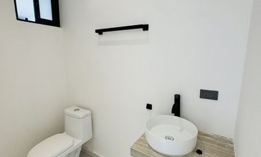 Casa en venta con acceso a amplia área verde en Monte Novo