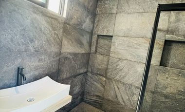 Casa en venta con acceso a amplia área verde en Monte Novo