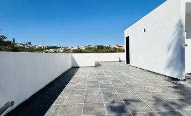 Casa en venta con acceso a amplia área verde en Monte Novo