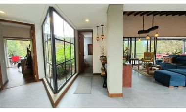 Majestuosa Casa Campestre en El Retiro, zona Centro