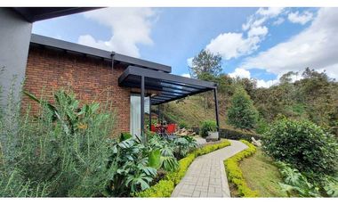 Majestuosa Casa Campestre en El Retiro, zona Centro