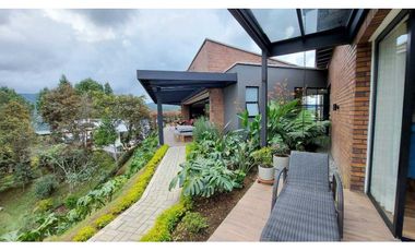 Majestuosa Casa Campestre en El Retiro, zona Centro