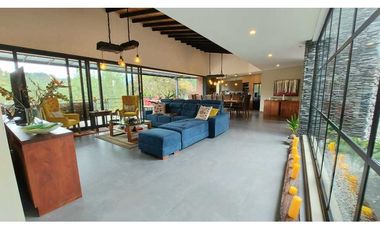 Majestuosa Casa Campestre en El Retiro, zona Centro