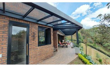 Majestuosa Casa Campestre en El Retiro, zona Centro