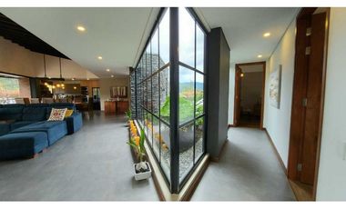 Majestuosa Casa Campestre en El Retiro, zona Centro