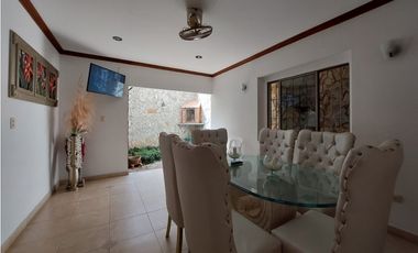 SE VENDE Y/O PERMUTA CASA DE TRES PISOS EN LOS ANGELES MONTERA