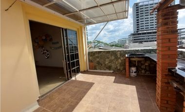 SE VENDE Y/O PERMUTA CASA DE TRES PISOS EN LOS ANGELES MONTERA