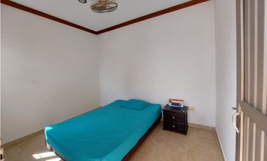 SE VENDE Y/O PERMUTA CASA DE TRES PISOS EN LOS ANGELES MONTERA