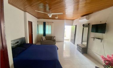 SE VENDE CASA CON SEIS APARTAMENTOS EN BAVARIA, SANTA MARTA