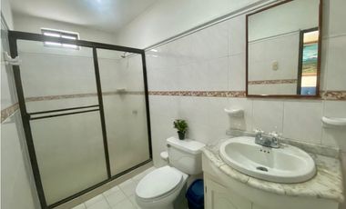 SE VENDE CASA CON SEIS APARTAMENTOS EN BAVARIA, SANTA MARTA