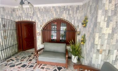 SE VENDE CASA CON SEIS APARTAMENTOS EN BAVARIA, SANTA MARTA