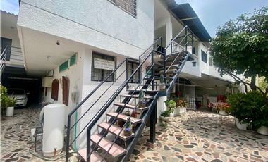 SE VENDE CASA CON SEIS APARTAMENTOS EN BAVARIA, SANTA MARTA