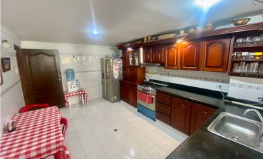 SE VENDE CASA CON SEIS APARTAMENTOS EN BAVARIA, SANTA MARTA