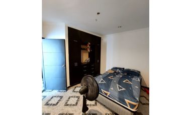 SE VENDE APARTAMENTO DE DOS PISOS EN EL CENTRO DE MONTERA