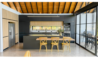 Venta de Casa Campestre en Parcelación El Retiro