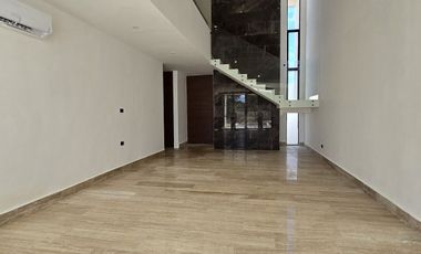 ULTIMA CASA EN VENTA EN PRIVADA CON AMENIDADES AL NORTE DE MERIDA