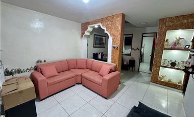 SE VENDE CASA 1 PISO EN CAMPO VALDEZ FRENTE AL HOSPITAL INFANTIL