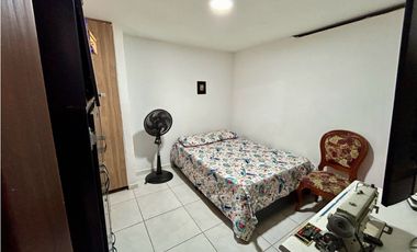 SE VENDE CASA 1 PISO EN CAMPO VALDEZ FRENTE AL HOSPITAL INFANTIL