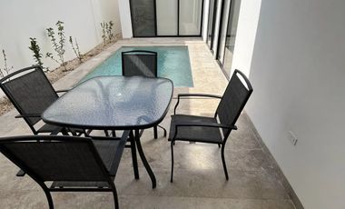 Casa en renta amueblada en privada residencial zona de Conkal