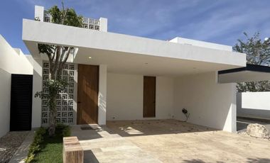 Casa en renta amueblada en privada residencial zona de Conkal