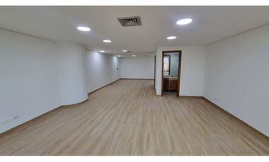 EN ARRIENDO OFICINA EN EL POBLADO