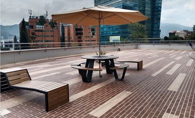 EN ARRIENDO OFICINA EN EL POBLADO