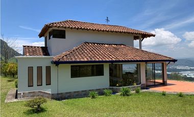 Venta de casa campestre en la vía la ceja a la unión