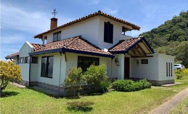 Venta de casa campestre en la vía la ceja a la unión