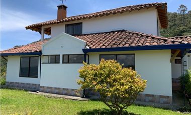 Venta de casa campestre en la vía la ceja a la unión