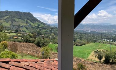 Venta de casa campestre en la vía la ceja a la unión