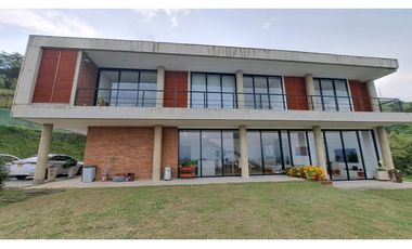 Casa campestre en parcelación cerrada en venta Yumbo Valle Colombia