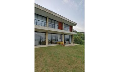 Casa campestre en parcelación cerrada en venta Yumbo Valle Colombia