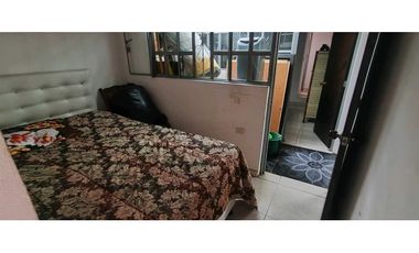 Casa rentable de 600 mill en La Gran vía de Tena, 24 habitaciones.