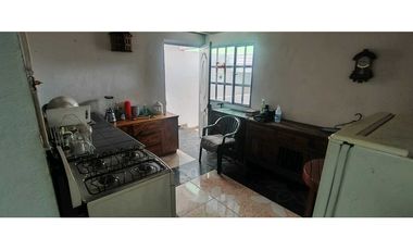 Casa rentable de 600 mill en La Gran vía de Tena, 24 habitaciones.