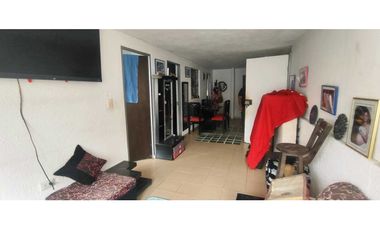 Casa rentable de 600 mill en La Gran vía de Tena, 24 habitaciones.