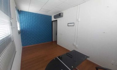 Oficina en renta amueblada, Zona Plateada Fente a Galerías.