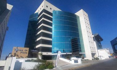 Oficina en renta amueblada, Zona Plateada Fente a Galerías.