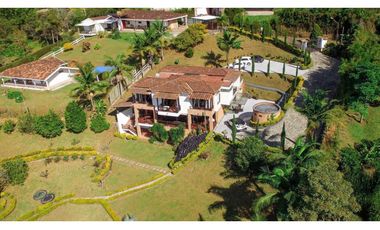 Casa Campestre en Arriendo Amoblado en Envigado Escobero parte baja