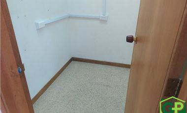 ARRIENDO OFICINA EN GUAYABAL