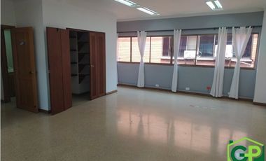 ARRIENDO OFICINA EN GUAYABAL