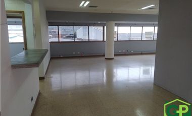 ARRIENDO OFICINA EN GUAYABAL
