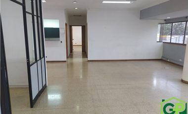 ARRIENDO OFICINA EN GUAYABAL