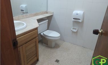 ARRIENDO OFICINA EN GUAYABAL